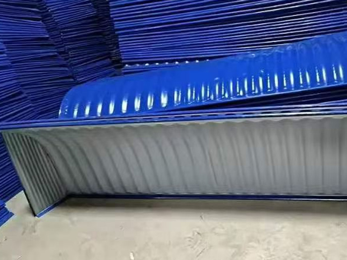 彩钢雨搭